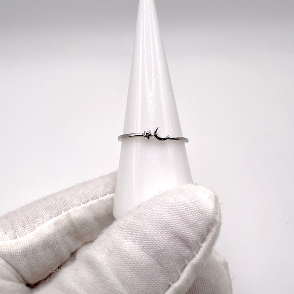 Dainty Sterling Silver Moon & Star Ring - Picture 3 of 17